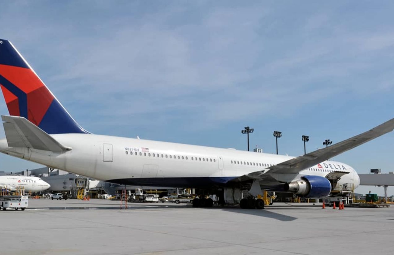 Authorities storm Delta flight and arrest copilot at JFK Airport Authorities storm Delta flight and arrest copilot at JFK Airport