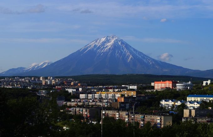 Lava and sea surges: Russia’s Klyuchevskoy volcano erupts after massive 8.8 earthquake The majestic volcano towering behind the now-viral Russian village