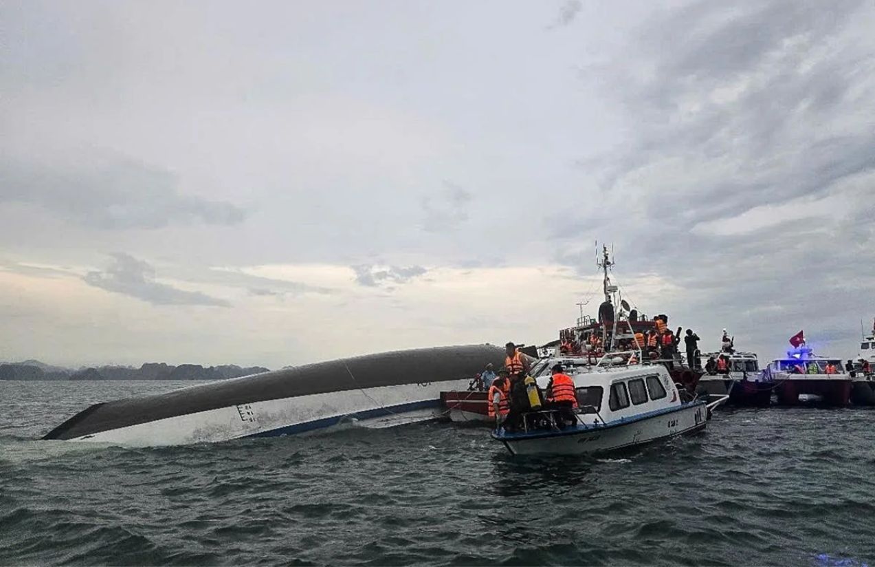 Shipwreck in Vietnam Leaves 34 Dead and Several Missing
