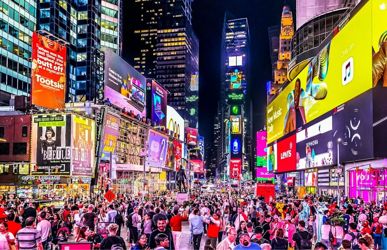 Night shooting in Times Square: Three people injured after dispute