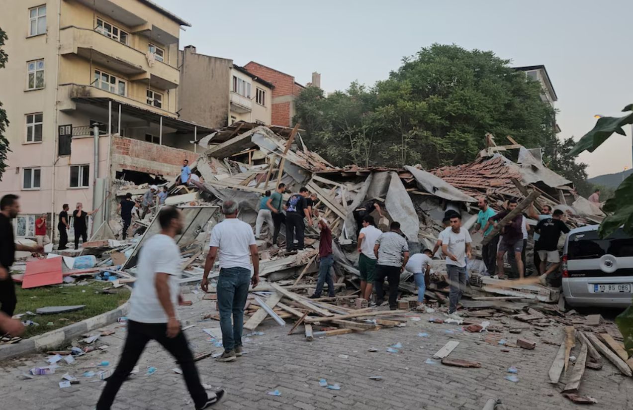 Strong 6.1-magnitude earthquake strikes western Turkey, causing significant damage