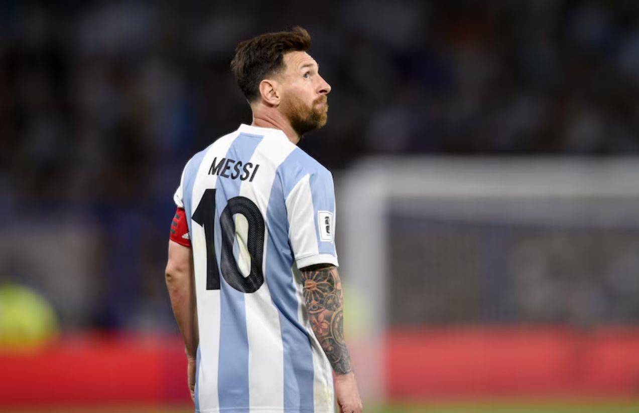 Messi bids farewell at home with a brace and an emotional goodbye Messi bids farewell at home with a brace and an emotional goodbye