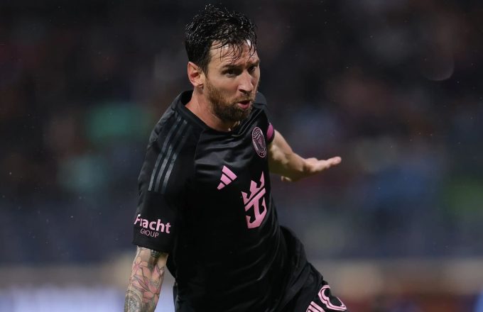 Messi celebrating one of his goals yesterday while wearing Inter Miami’s striking black uniform