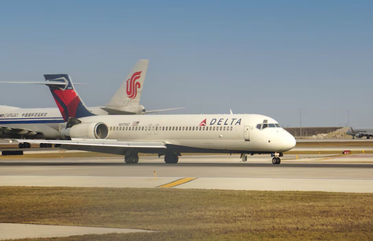 Delta Airlines returns to airport due to unbearable odor onboard Delta Airlines returns to airport due to unbearable odor onboard