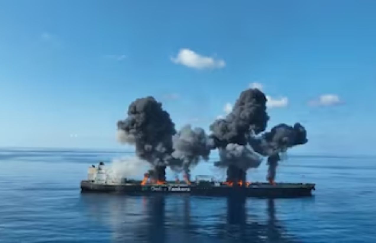 Fire in the Red Sea: Cargo ship hit by missile near Yemen