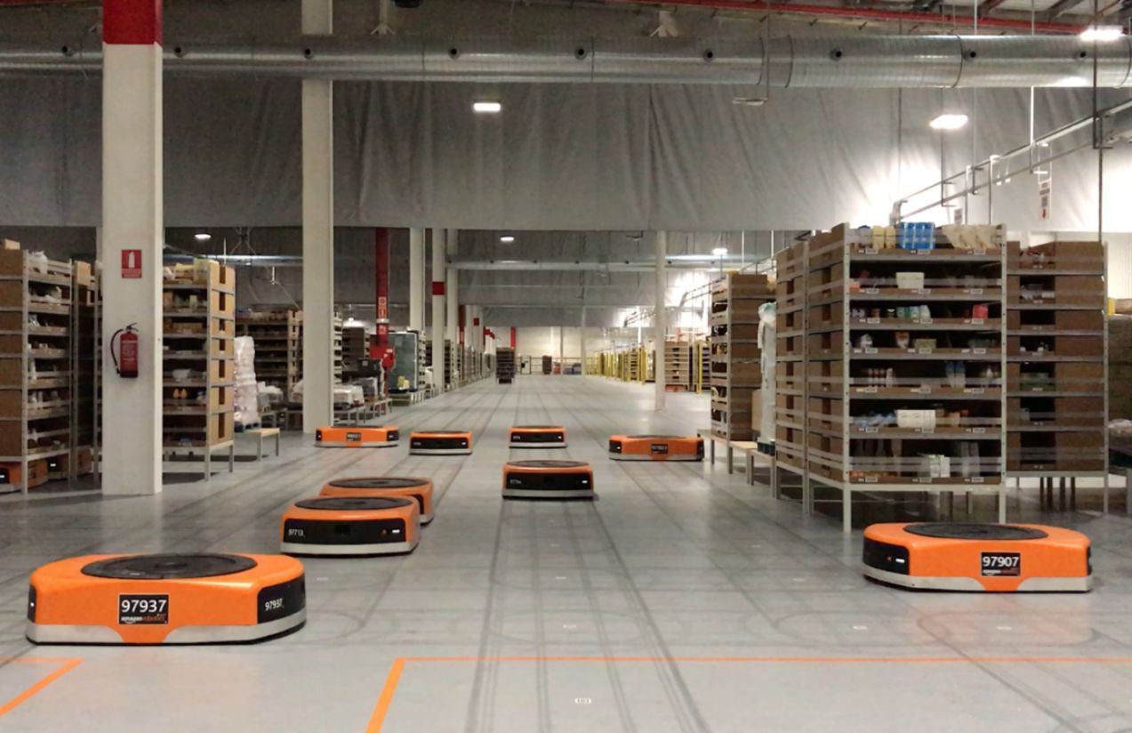 Amazon plans to replace more than half a million jobs with robots Amazon plans to replace more than half a million jobs with robots