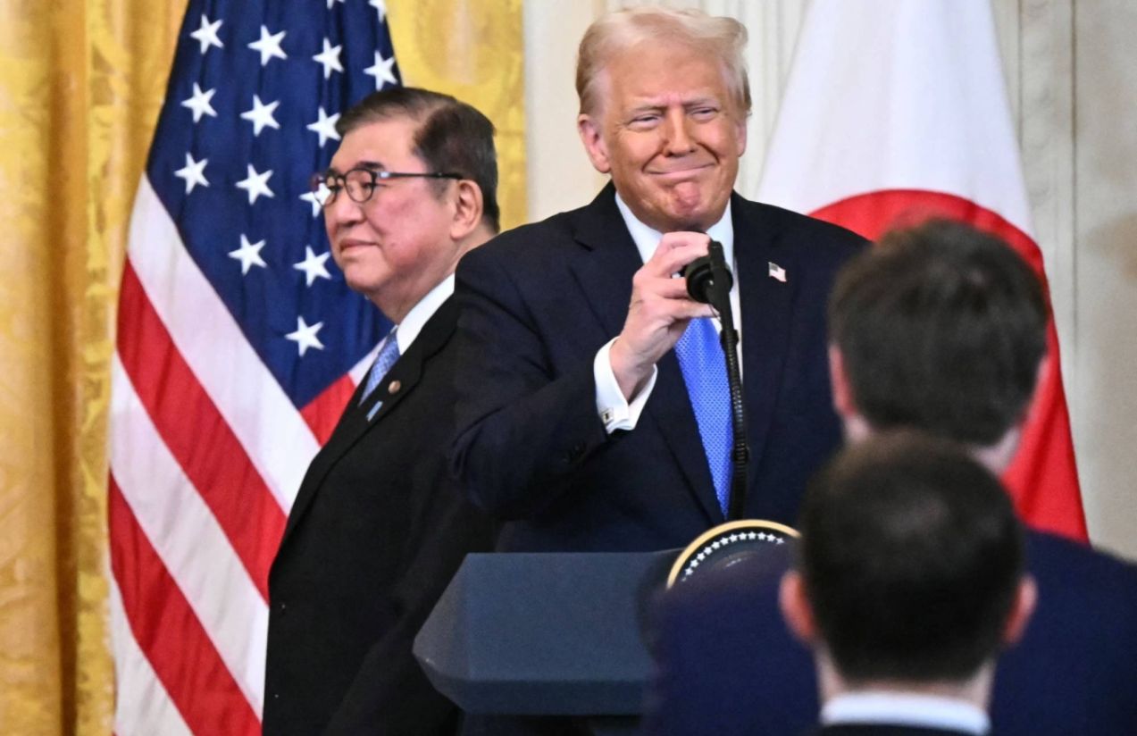 Donald Trump arrives in Japan on a key visit for Asian trade Donald Trump arrives in Japan on a key visit for Asian trade