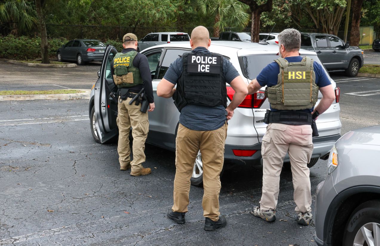 Honduran immigrant dies after being struck while fleeing an ICE operation in Virginia Three ICE agents stopping a car to conduct an immigration check