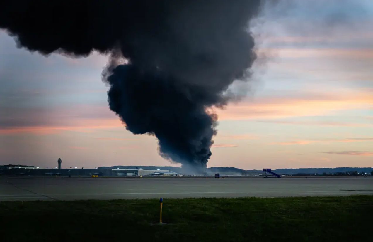 Air cargo accident involving UPS leaves at least 9 dead in Louisville Air cargo accident involving UPS leaves at least 9 dead in Louisville