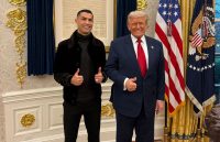 The Portuguese player together with Trump posing and smiling for a photo in the Oval Office