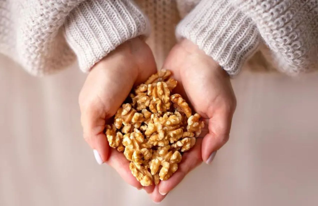 Walnuts: the Superfood key to keeping your heart and brain healthy Walnuts: the Superfood key to keeping your heart and brain healthy