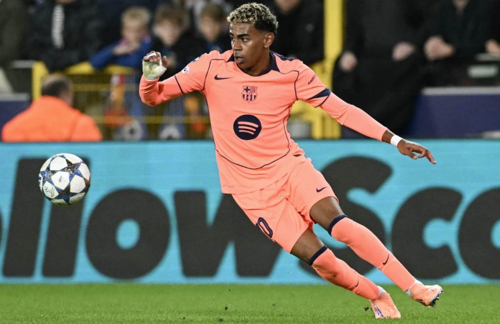 Not even Lamine Yamal’s brilliance can save Barcelona from disaster against Bruges The young Spanish player dribbling past several of his opponents during the match