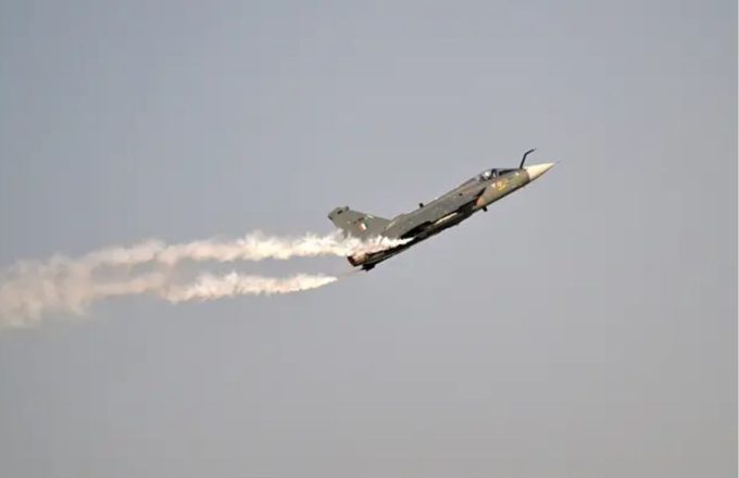 An Indian Air Force aircraft experiencing some problems in the sky and releasing smoke