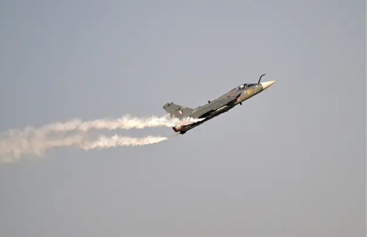 An Indian Air Force aircraft experiencing some problems in the sky and releasing smoke