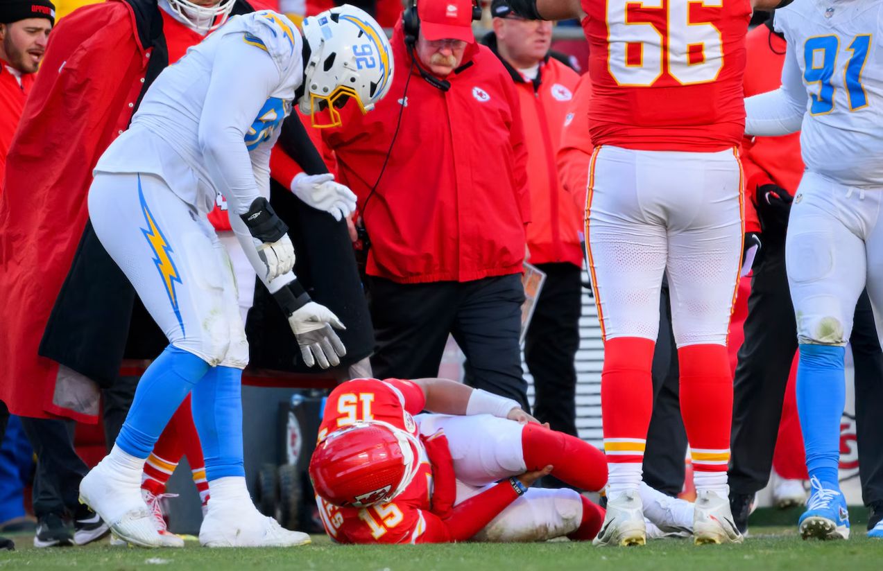 Patrick Mahomes suffers a serious injury and sets off alarms in Kansas City Patrick Mahomes suffers a serious injury and sets off alarms in Kansas City