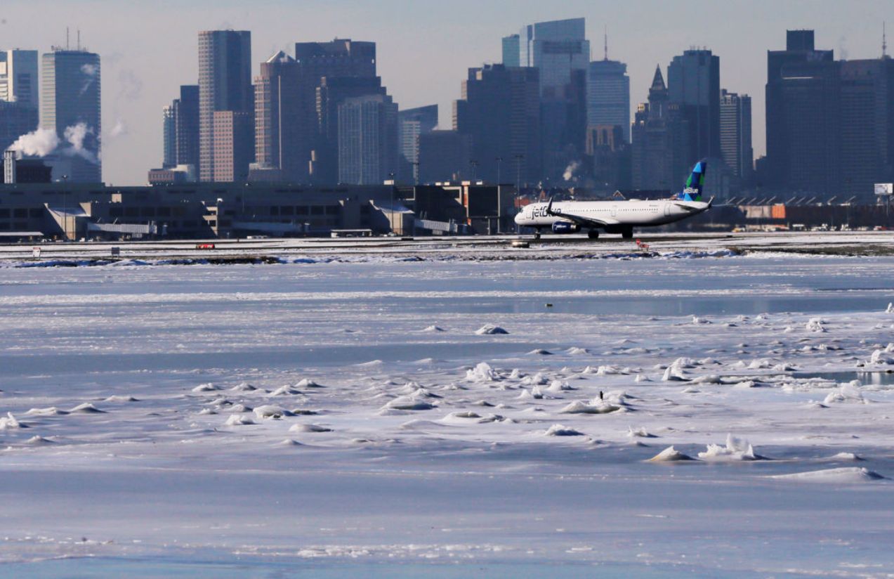 Flight chaos in the United States: More than 9,000 canceled due to heavy snowfall during the holiday season