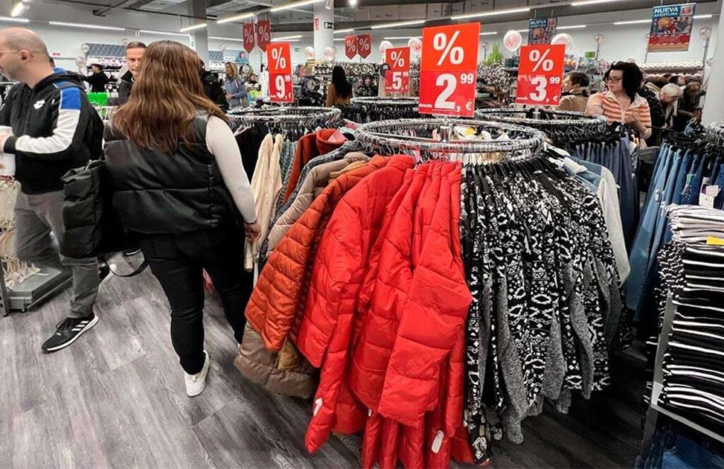 Popular European low-cost clothing chain opens its first store in Miami Different people taking advantage of discounts in a store