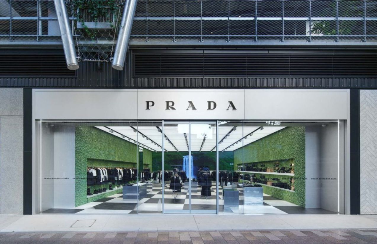 More than $1 billion: Prada completes the acquisition of Versace and marks a new chapter in luxury fashion More than $1 billion: Prada completes the acquisition of Versace and marks a new chapter in luxury fashion