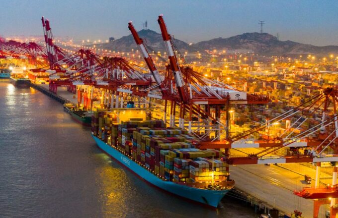 The majestic and well-known port of China loading=