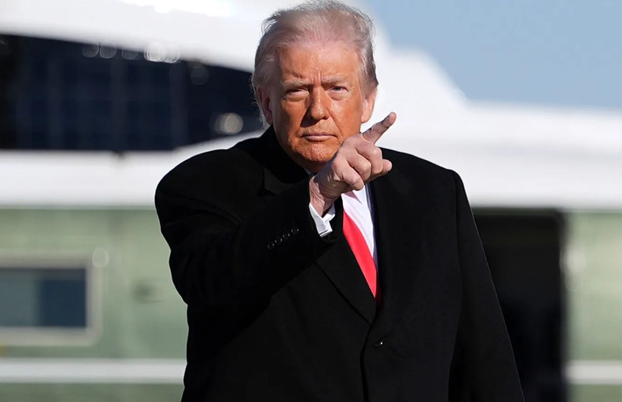 Donald Trump threatens tariffs on countries that do not support his Greenland plan