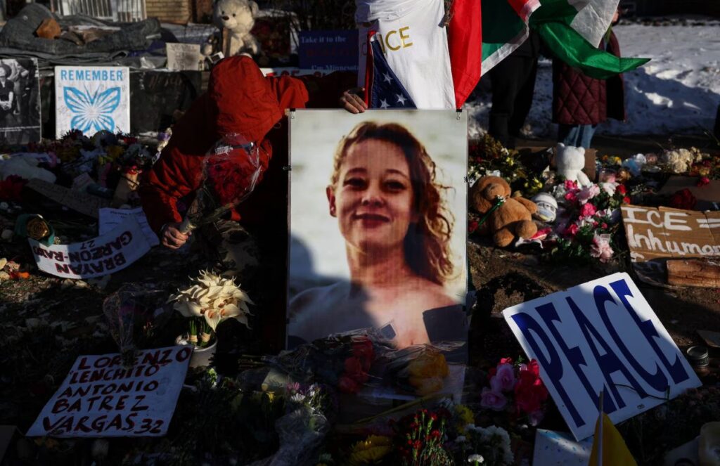 Many people protesting over Renee’s death, bringing numerous flowers to the scene of the incident and displaying a beautiful enlarged photo of the deceased