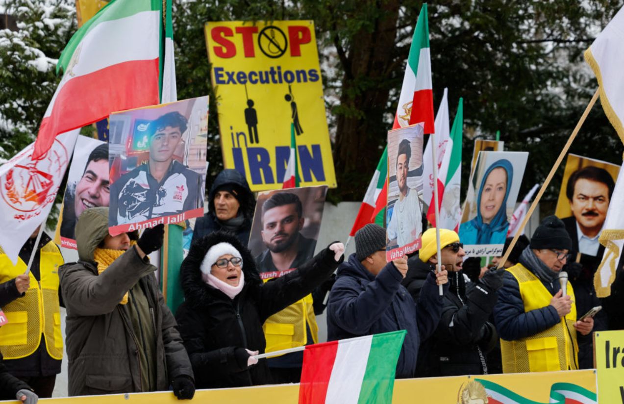 Iran enters second day of total internet shutdown amid mass protests Iran enters second day of total internet shutdown amid mass protests