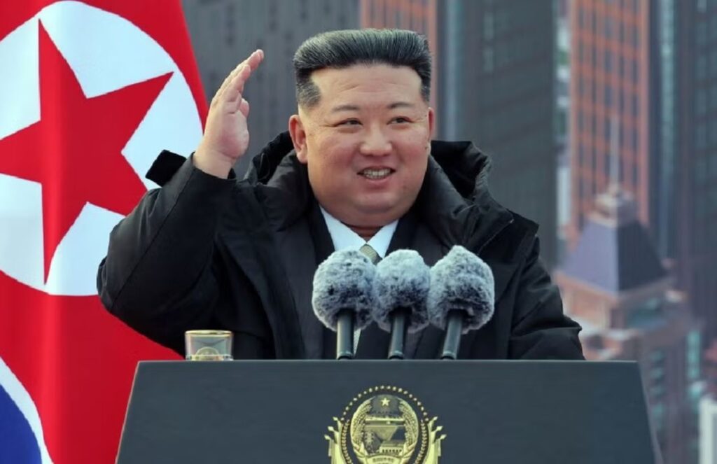 Alert on the Korean Peninsula: Kim Jong Un threatens to completely destroy South Korea The North Korean leader speaking at a press conference in an elegant suit with many microphones around him