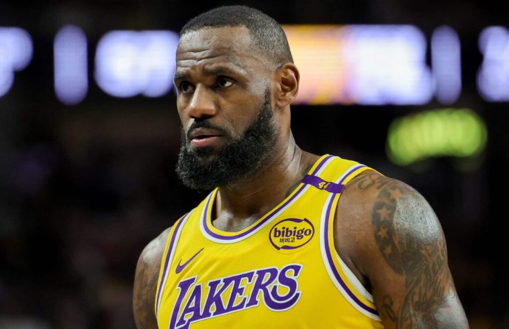 LeBron James and the Lakers ready for an “explosive divorce,” according to NBA expert LeBron James staring intently at the crowd while focused during a game