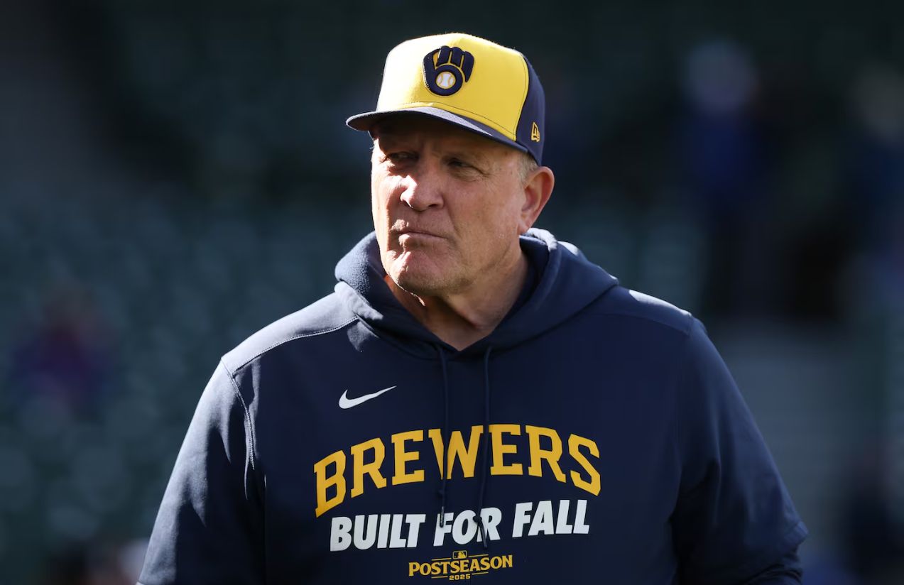 Pat Murphy agrees to contract extension through 2028 with the Milwaukee Brewers