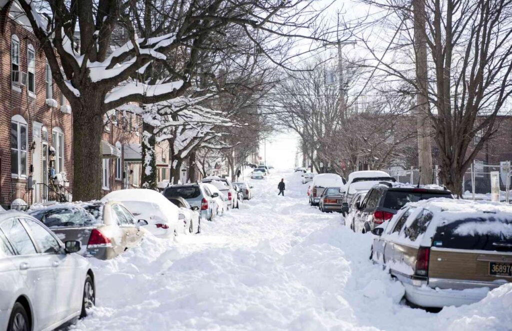Winter alert: United States East Coast braces for powerful winter storm An East Coast city in the United States blanketed by snow after a powerful storm