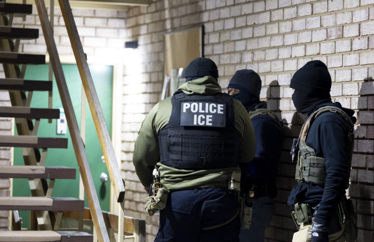 Donald Trump announces ICE agents will be sent to airports to strengthen security in the United States Donald Trump announces ICE agents will be sent to airports to strengthen security in the United States