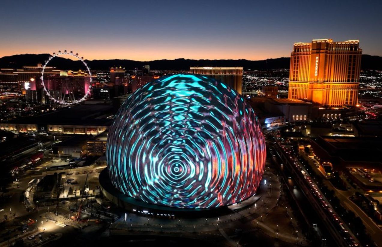 Las Vegas loses visitors for the second consecutive year, raising concerns in the tourism industry