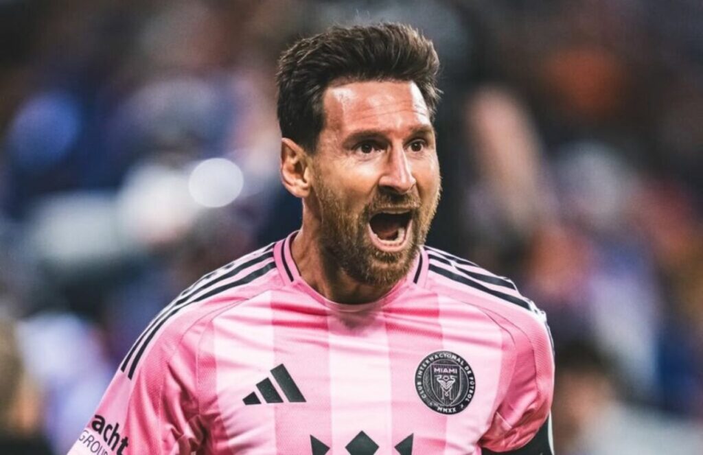 Lionel Messi reaches 900 goals and joins Cristiano Ronaldo in football history Messi euphorically celebrating a goal with some of his teammates