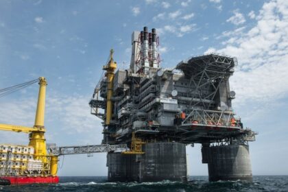 An oil platform in the middle of the sea
