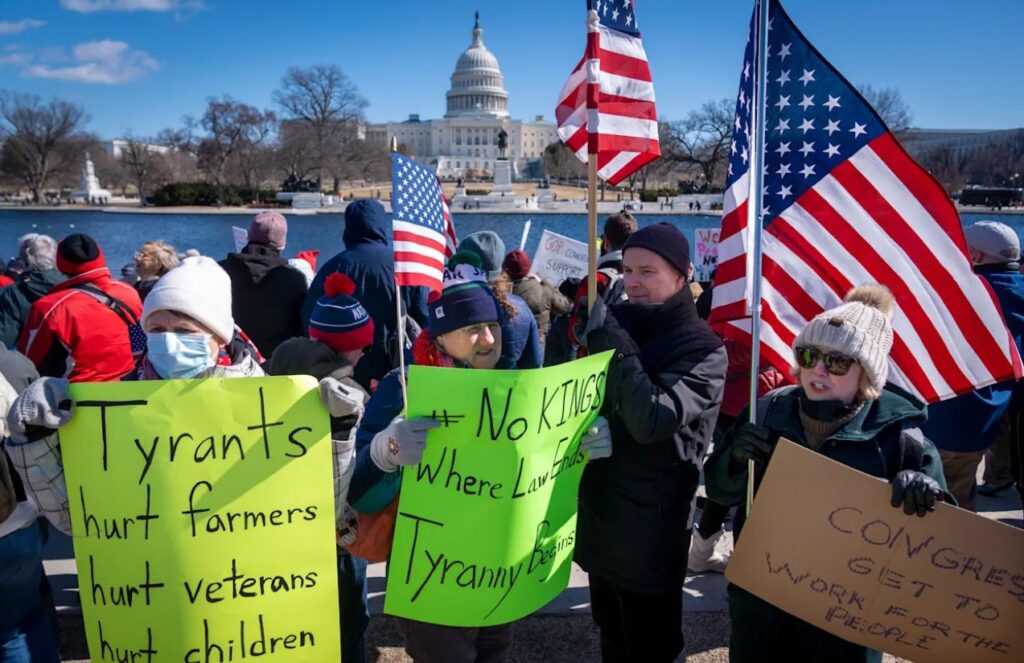 Hundreds of protesters in the streets of the United States marching for workers’ rights and better jobs