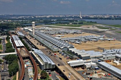 One of the airports in Washington seen from above, with all its airplanes and cars parked