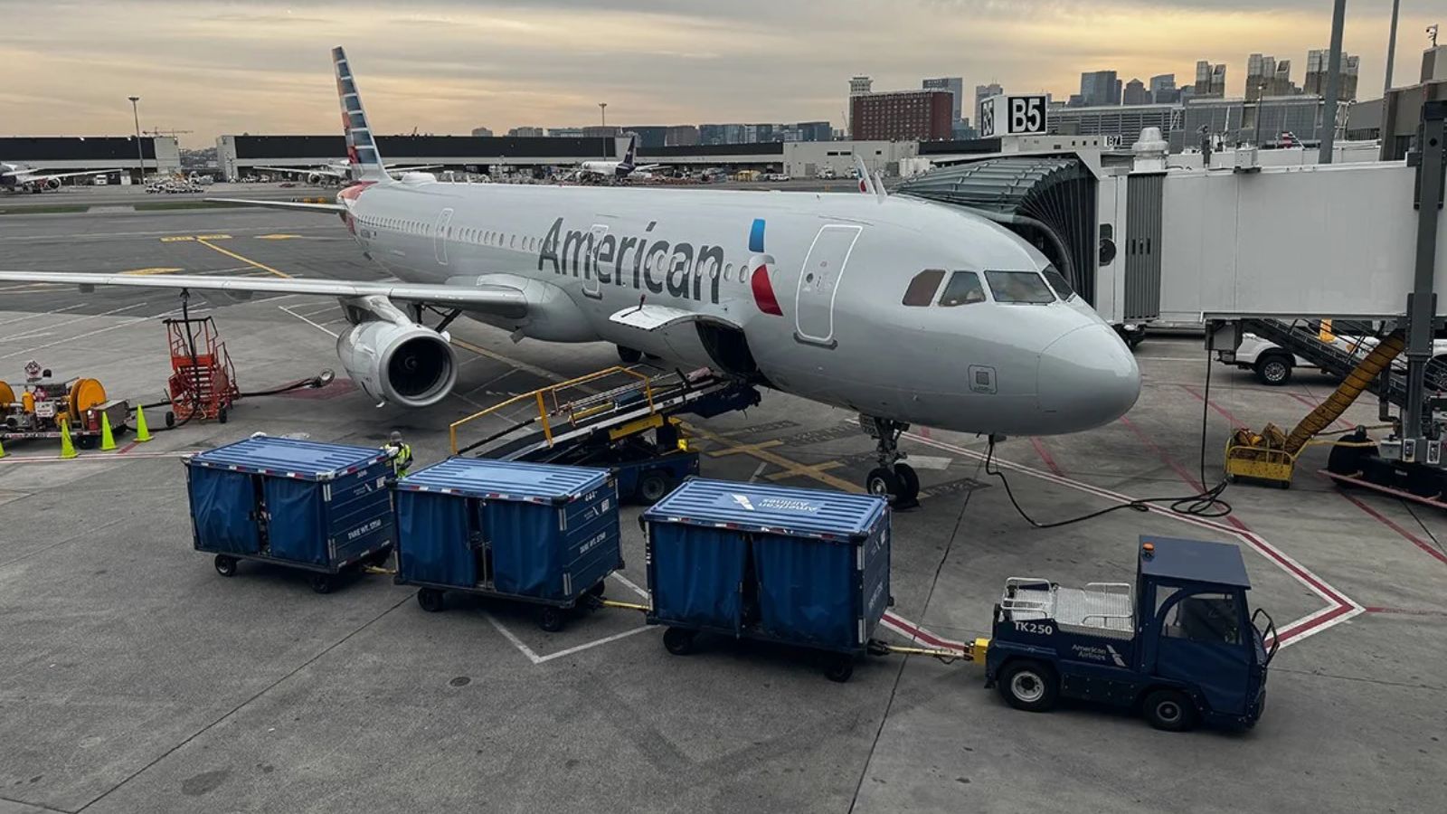 American Airlines returns to Venezuela and reopens a key route after seven years
