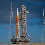 The rocket of the Artemis II mission on the launch pad