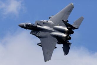 Jet shot down in Iran sparks high-risk rescue operation in war zone