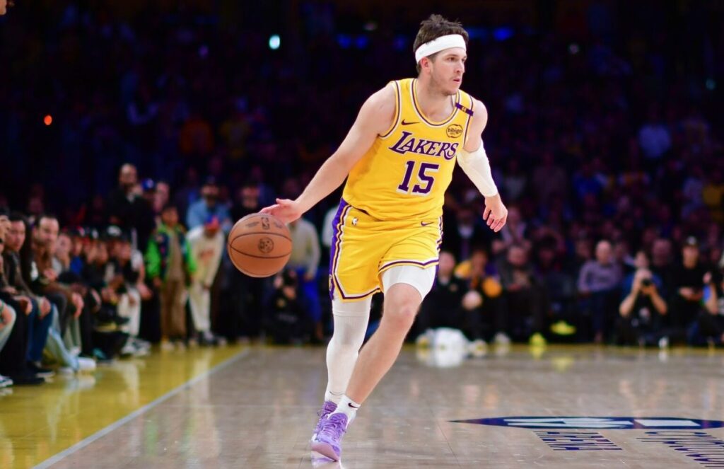 Reaves dribbling the ball during a game while attacking