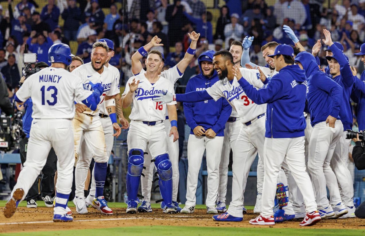 Magical night in Los Angeles Dodgers Max Muncy hits three home runs and walks off the Texas Rangers