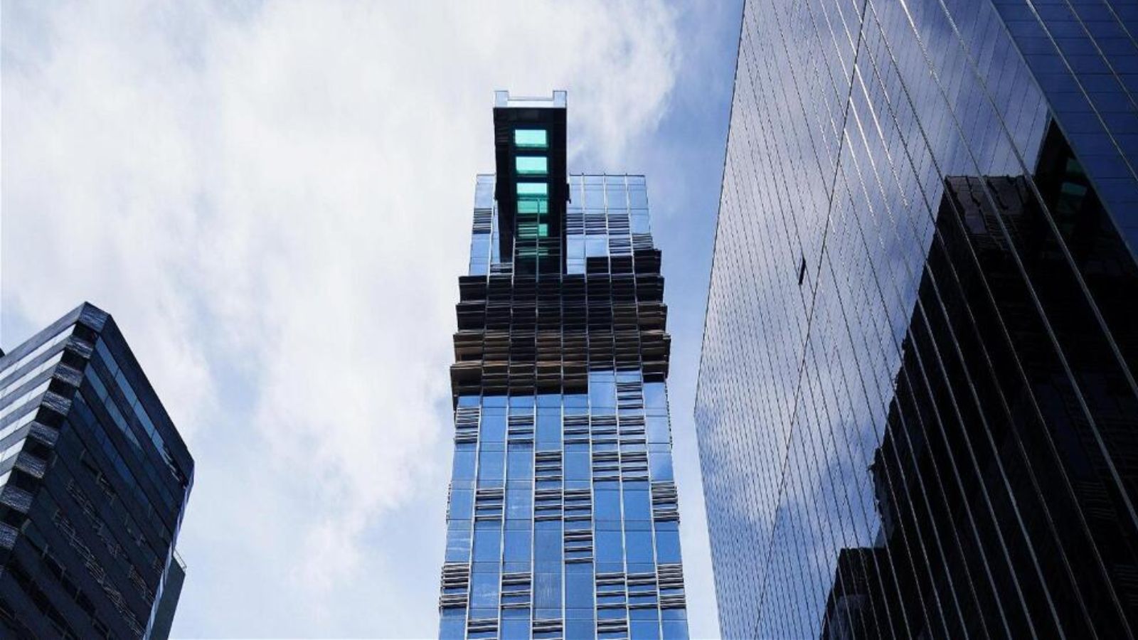 Tragedy in Hong Kong: American tourist dies after falling from luxury hotel pool terrace