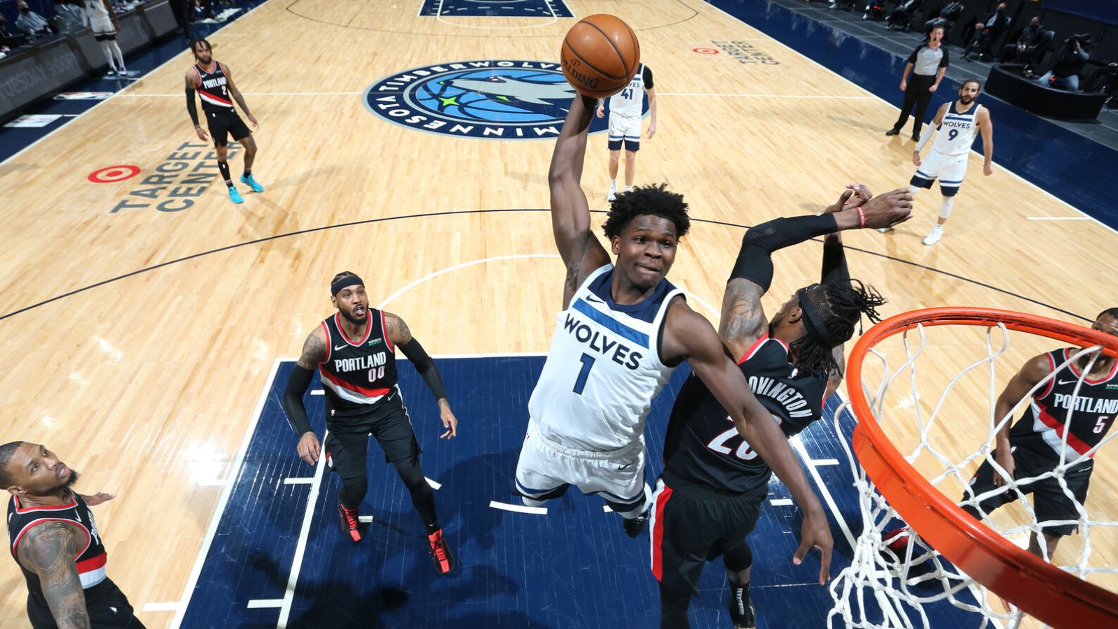 Anthony Edwards returns and shifts the momentum of the series between the Minnesota Timberwolves and the San Antonio Spurs