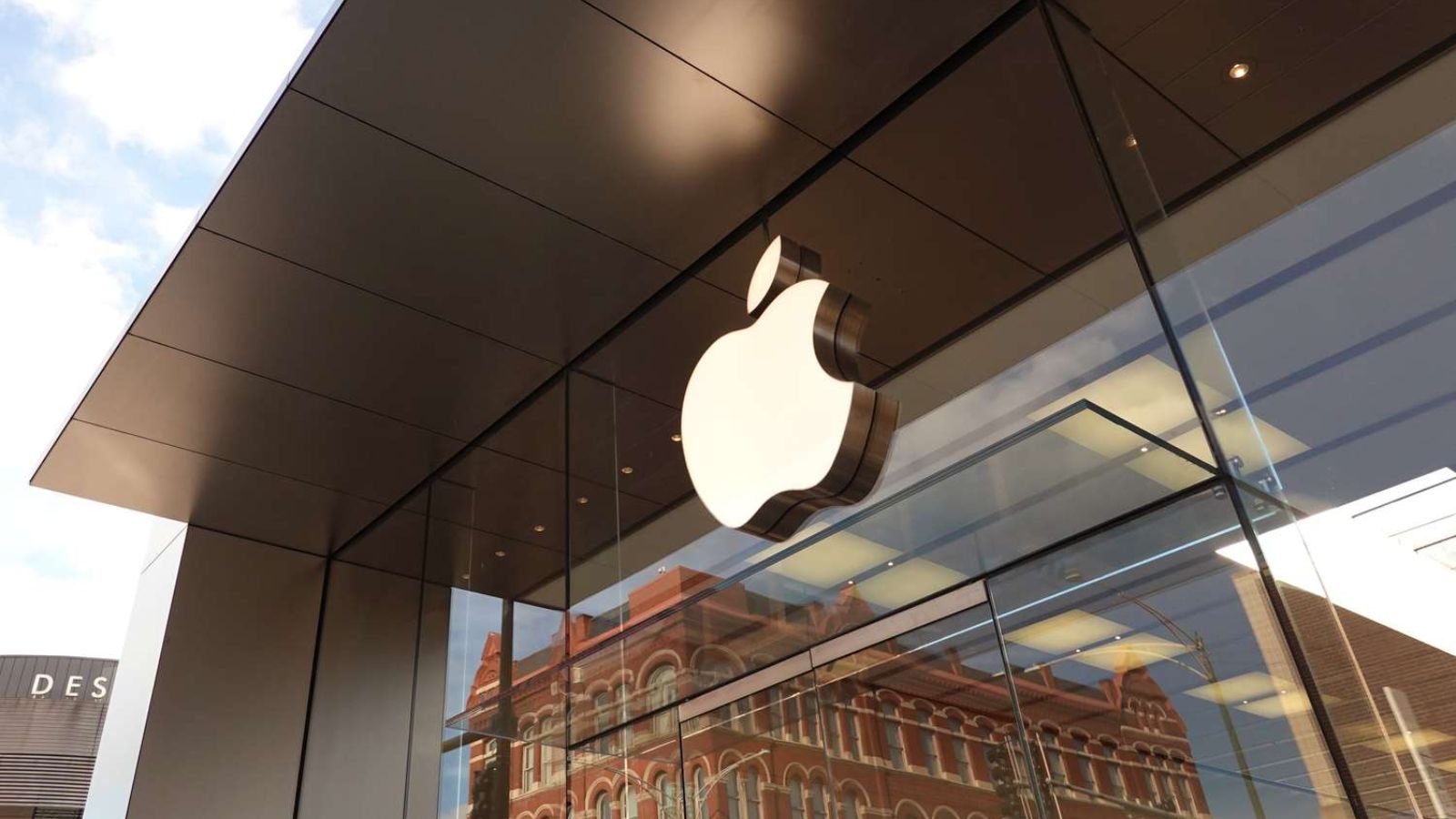 iPhone users could receive payments after Apple’s massive settlement over Siri features