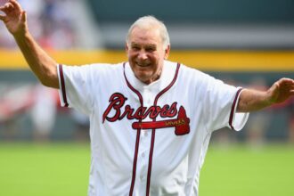 The legendary figure greeting the entire Atlanta crowd from the middle of the field.