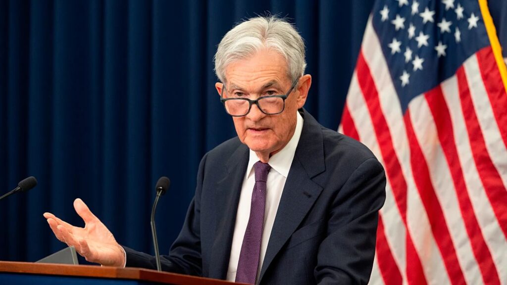 Jerome Powell leaves the presidency of the Federal Reserve but defies Donald Trump by staying inside the central bank