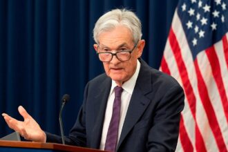 Jerome Powell leaves the presidency of the Federal Reserve but defies Donald Trump by staying inside the central bank