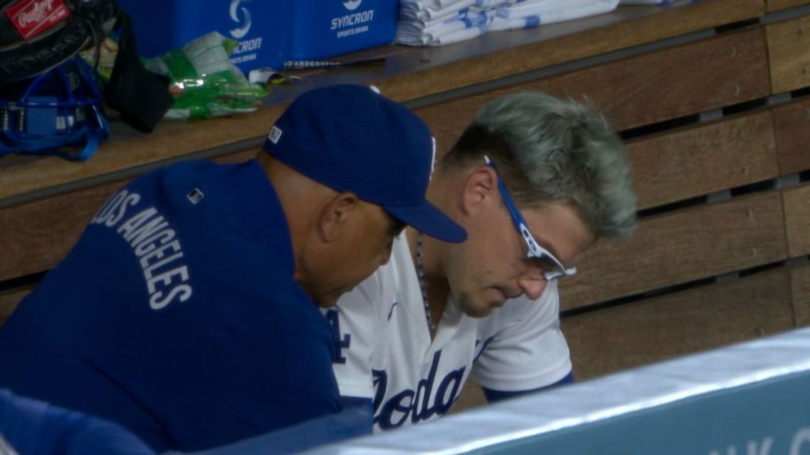 Kiké Hernández worries Los Angeles Dodgers after suffering injury following a home run Kiké Hernández worries Los Angeles Dodgers after suffering injury following a home run