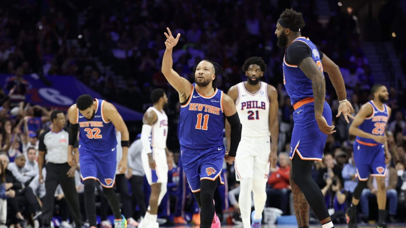 New York Knicks crush the Philadelphia 76ers and advance dominantly in the NBA playoffs