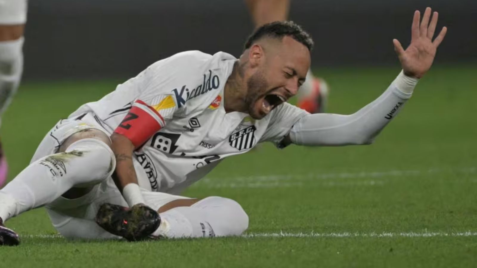Neymar worries the Brazil national football team after injury proves more serious than expected Neymar worries the Brazil national football team after injury proves more serious than expected